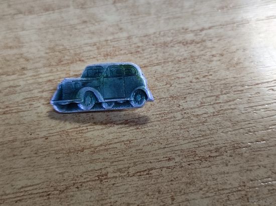Значок Автомобиль КИМ 10-50.