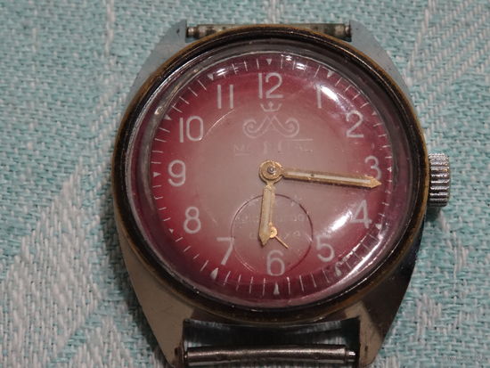 Часы  "Победа" , винтаж СССР, мех. 1 МЧЗ, 15 камней, выпуск 3 кв. 1951 г., на ходу. Циферблат - творчество артельных мастеров СССР.