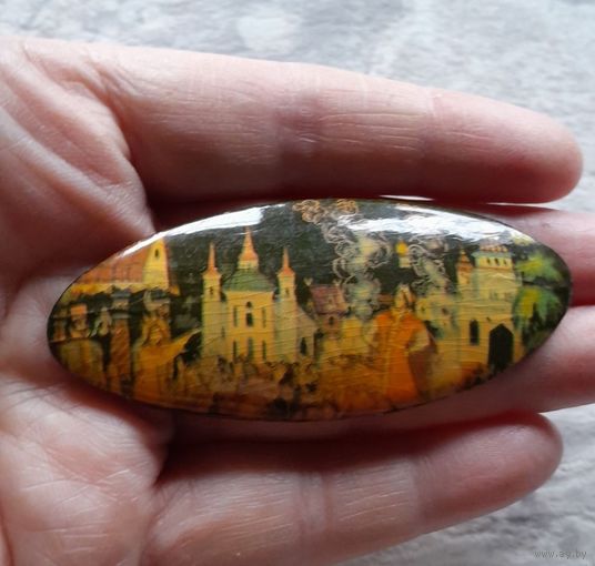 Винтажная брошь Лаковая миниатюра "Сказки старого города".