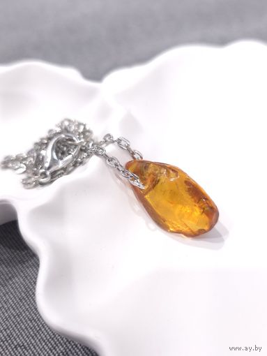 Кулон из натурального янтаря с цепочкой (1)