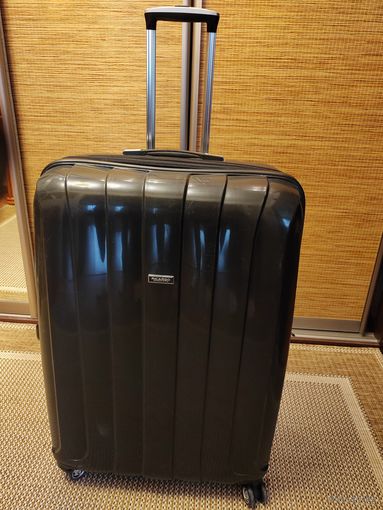 Большой чемодан 70х50х30(размеры без выступающих элементов, колёс и ручек). Американский бренд RICARDO BEVERLI HILLS, созданный в Калифорнии