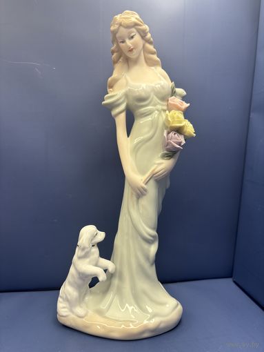 Статуэтка дама с букетом и собачкой фарфор