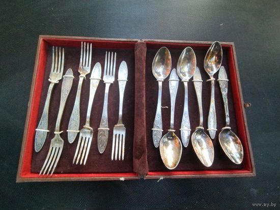 Столовый набор . Новый в коробке!