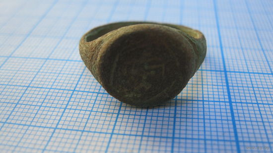 Перстень старинный. Бронза, литье.