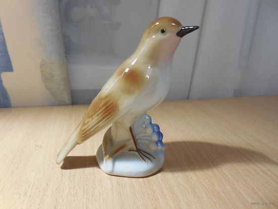 Фарфоровая статуэтка. Птичка. Германия.