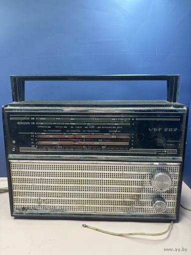 Советский радиоприемник VEF 202