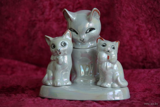 Статуэтка - солонки фарфоровая " Котики " ( Германия ) все целое