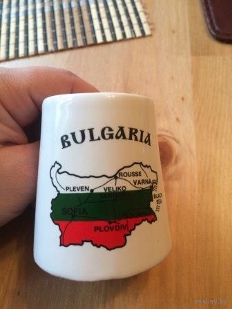 Миниатюрная кружечка из Болгарии пополнит Вашу коллекцию. Высота 7 см.