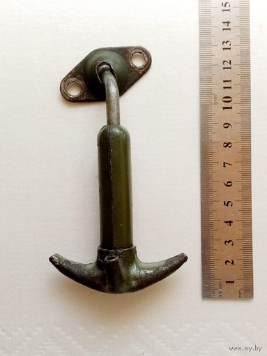 Замок капота старого авто защёлка