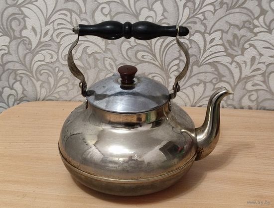 Чайник латунь.Клеймо ЗИШ Л68 СССР.На 2,5 литра