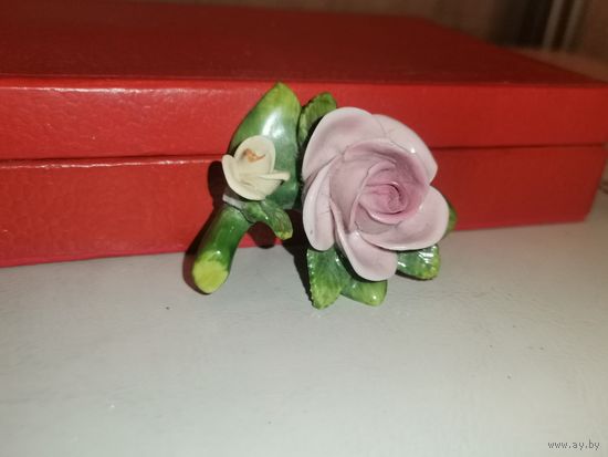Фарфоровая фигурка "Роза", размер 6*4.5 см., Rudolf Kammer, есть мелкий скольчик по краю лепестка.