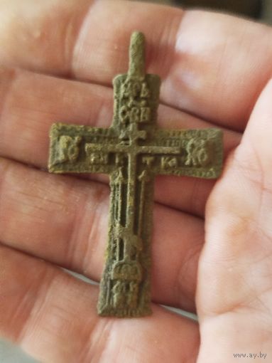 Крупный старинный лепесток