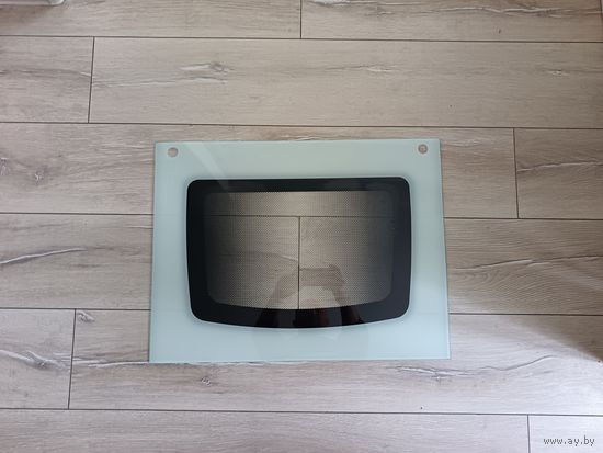 Стекло духовки наружное панорамное для газовой плиты, фирма не известна. В отличном состоянии. Размеры на фото. Расстояние между ЦЕНТРАМИ отверстий 525мм.