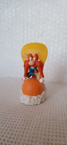 Коллекционная игрушка из Макдональдс. Космический Джем. 2020/2021г. 25