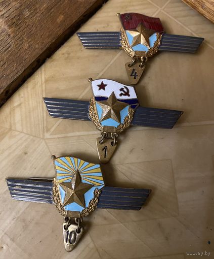 Комплект (3 шт.) знаков сверхсрочников всех родов войск СССР (1950-60 годы)