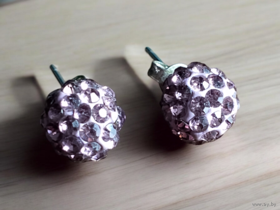 Серьги гвоздики