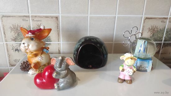 Лот фигурок, подсвечников и другое. 5 штук. Цена за все. Красивые, интересные и нужны вещицы.
