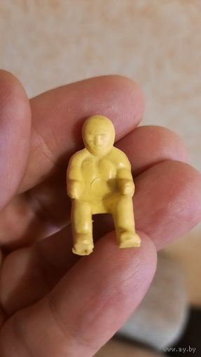 Фигурка человечка-маленького гонщика с картинга времен СССР