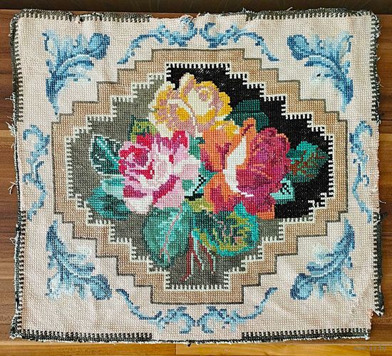 Вышивка. Начало 50-х годов. 41 x 38 см.