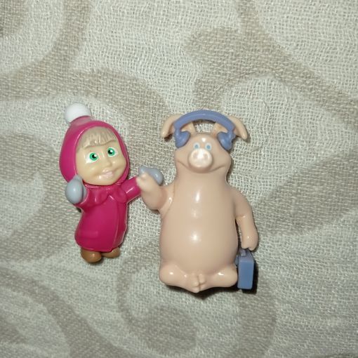 Игрушки из Киндера, Маша и медведь, свинка из мультфильма про Машу и медведя