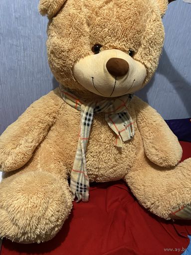 Огромный мишка