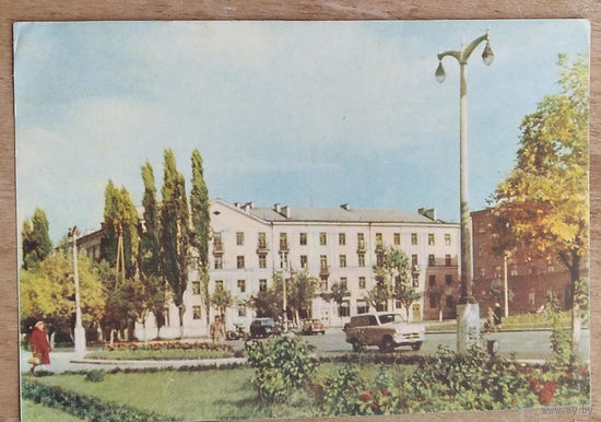 М. и А. Ананьины. Брест. Жилые дома на пл.Ленина. 1961 г. Чистая