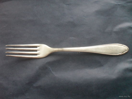 Вилка посеребренная с поддельным клеймом 84 пробы.