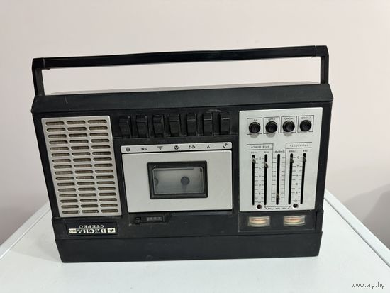 Стереомагнитофон Весна 2111 (работоспособность не проверял, рабочий со слов хозяина)