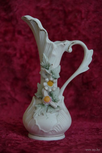 Кувшин фарфоровый