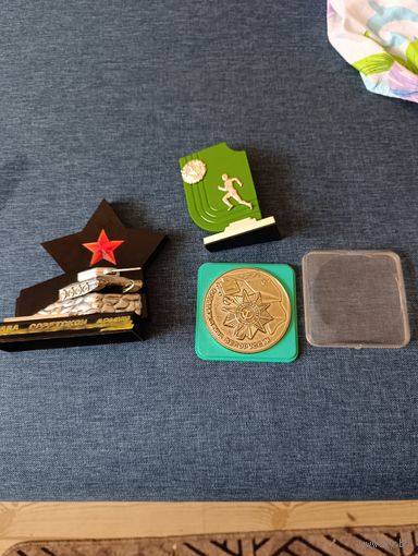 Медаль СССР , Борельефь