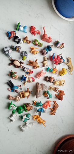 Игрушки киндэр 43 одним лотом.
