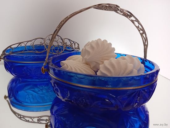 Цветное стекло. Корзинка. Вазочка. Синее стекло. Конфетница. Кобальт