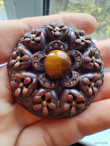 Брошь коричневая под тигровый в лаз