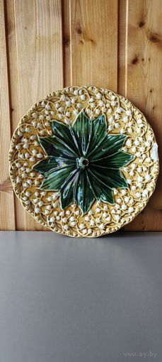 Тарелка (с дефектом)