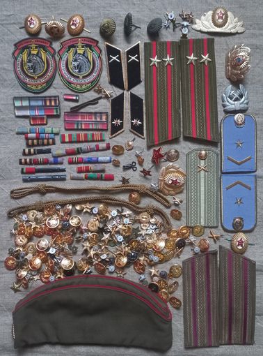 Погоны шевроны пуговицы кокарды петлицы цена за всё