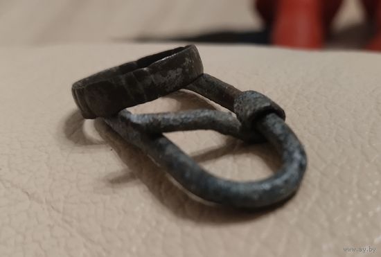Пряжка и колечко 19в