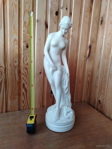 Статуэтка купальщицы. Крупная.