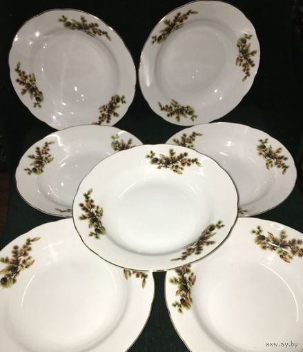 Japan. Япония.Тарелки. 7 штук. Костяной Фарфор. Кедровая ветка. Шишки. Диаметр 23 см