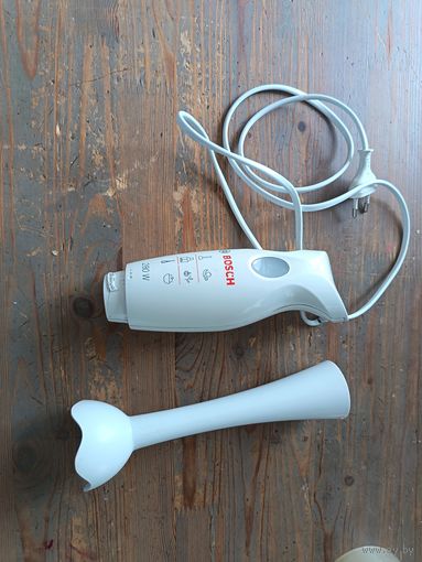 Погружной блендер Bosch MSM 6B100, трещины в корпусе, двигатель рабочий. На запчасти