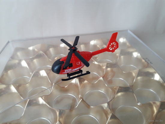 Вертолёт игрушка