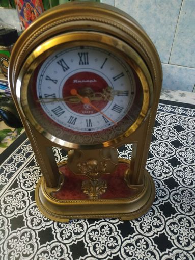 Часы настольные Янтарь,кварц, СССР  . Знак качества. Состояние на скане. Работоспособность неизвестна.