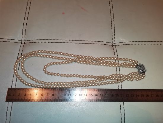 Трёхрядные бусы, времён ЧССР, с интересной застёжкой.