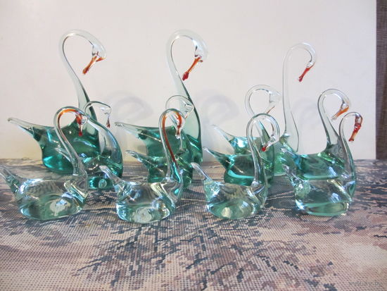 СТЕКЛЯННЫЕ ЛЕБЕДИ