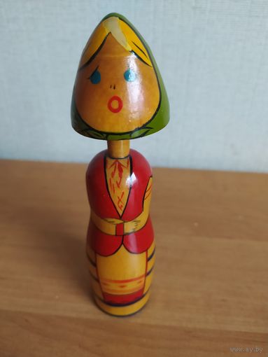 Матрёшка СССР с кивающей головой.