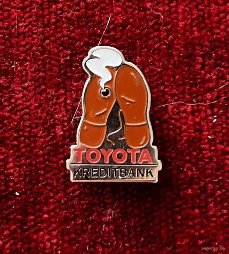Рекламный значок TOYOTA Kreditbank