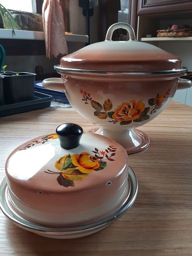 Супница эмалированная и маслёнка ссср