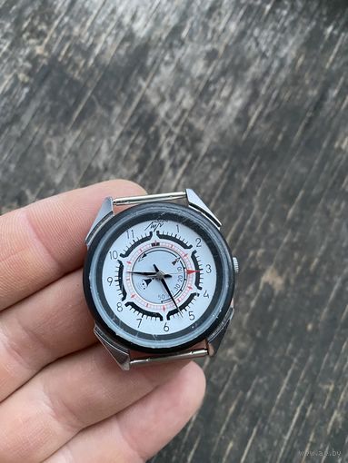 Часы Луч Будильник ( Лот с рубля )