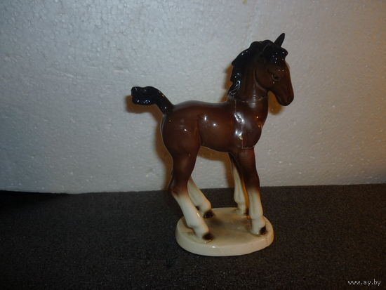 Статуэтка Жеребёнок Фарфор В реставрацию