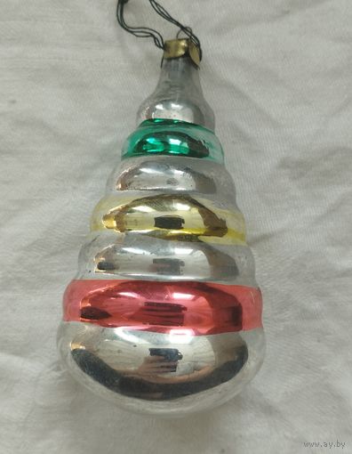 Ёлочная игрушка пирамидка