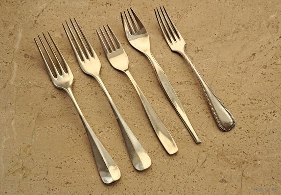 Вилка столовая посеребренная клеймо Германия ХХ век 5 штук.